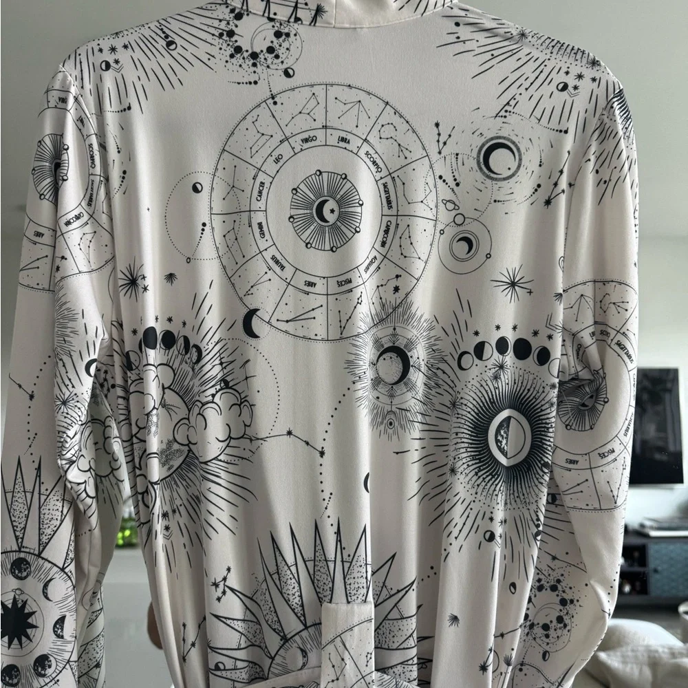 Mason Grey Robe - Picture 4 of 15